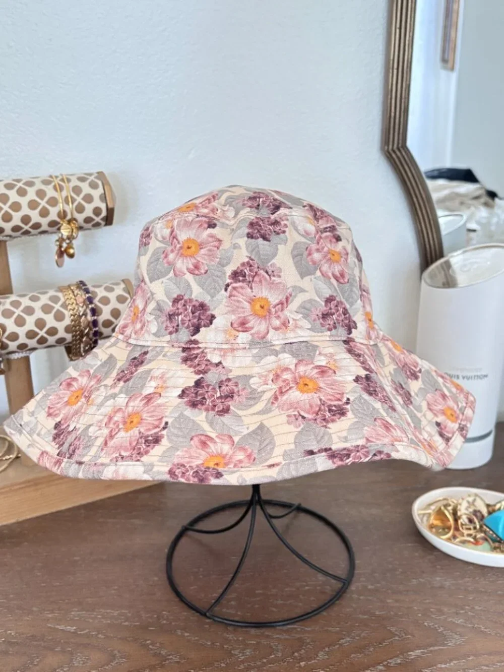 Aritzia Wilfred Memory Floral Twill Bucket Hat